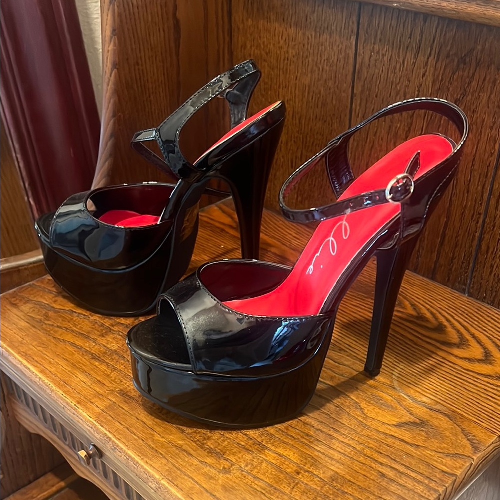 Ellie Elegant Black Platform Heels